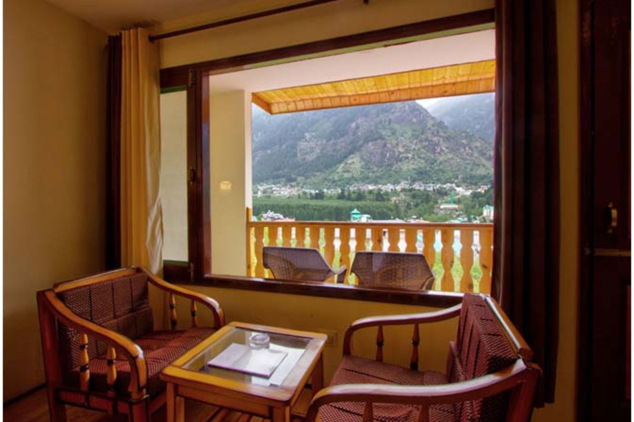 hotel sunrise villa manali